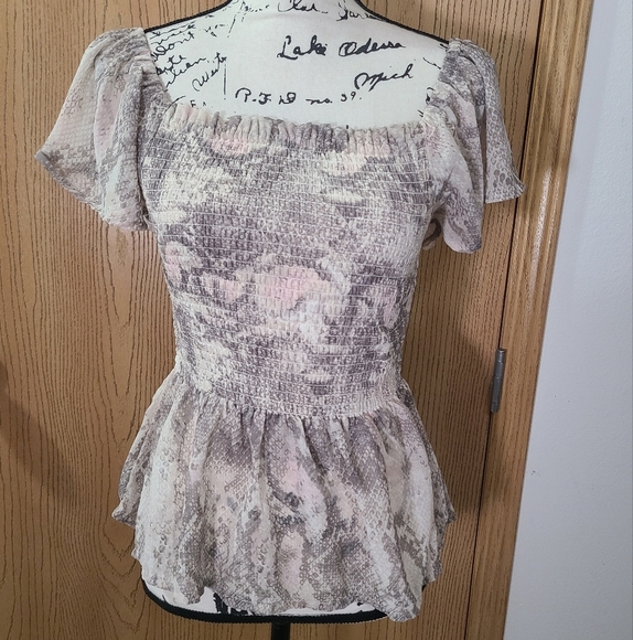 Japna Tops - Japna Snakeskin Print Peplum Ruffle Sleeve Off The Shoulder Top